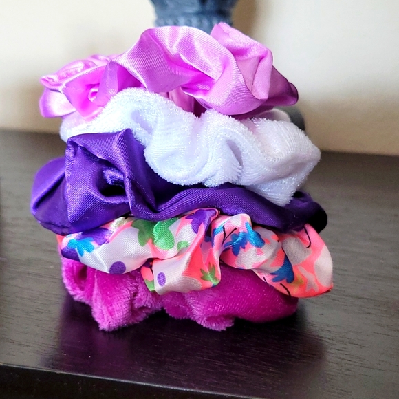 5Pk Scrunchies Satin Velvet and Cotton Mix - Picture 2 of 5